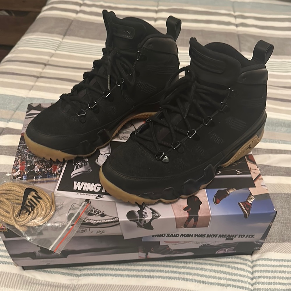Jordan 9 Boots size 7.5 Black with Gum bottom